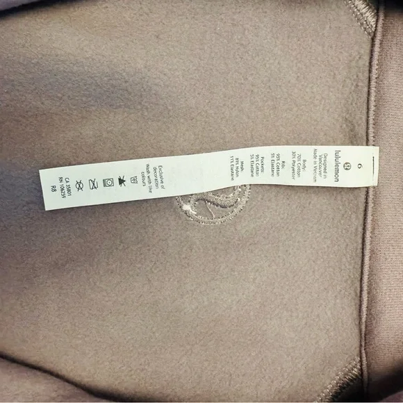Lululemon Zip Up Radiant II Jacket Violet Verbena Womens M NWT EXPIRED COLOR! - Picture 10 of 12